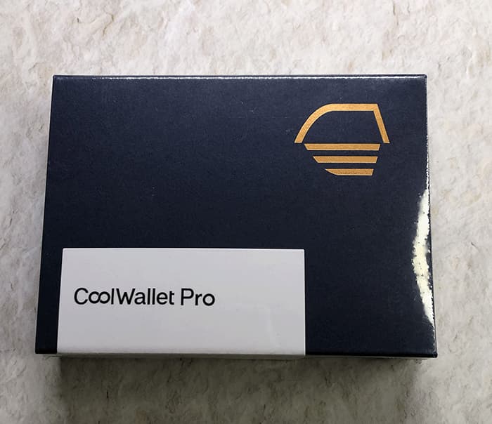CoolWallet Proの箱